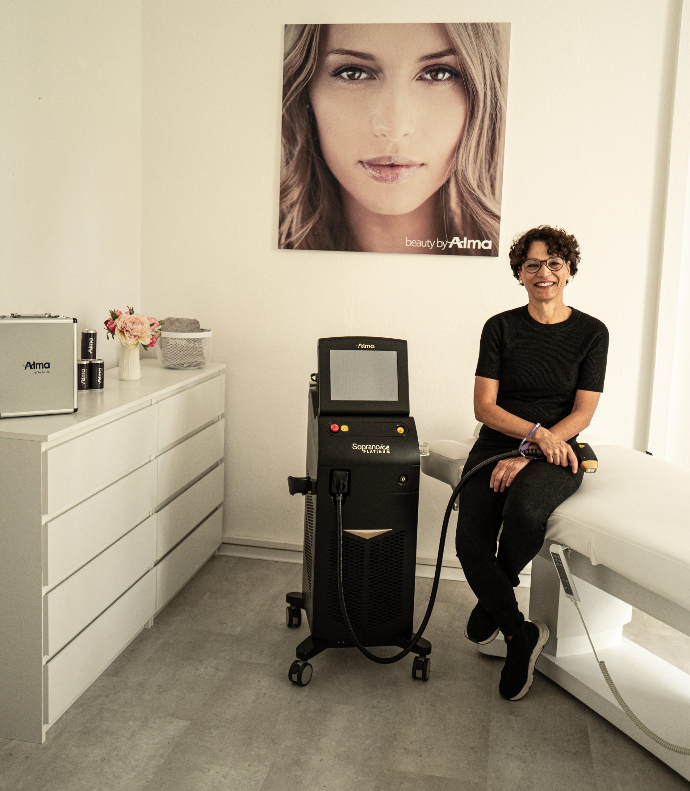 Sandra Mollinedo Expertin für Dauerhafte Laser Haarentfernung Berlin Friedenau